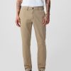 Pantalones caqui modernos de corte ajustado Pantalones caqui modernos de corte ajustado