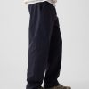 Pantalones caqui modernos de corte holgado Pantalones caqui modernos de corte holgado