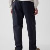 Pantalones caqui modernos de corte holgado Pantalones caqui modernos de corte holgado