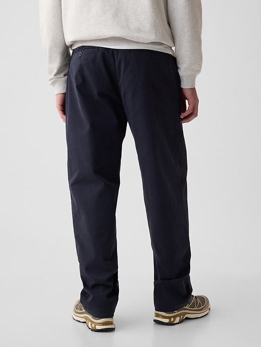 Pantalones caqui modernos de corte holgado Pantalones caqui modernos de corte holgado