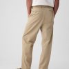 Pantalones caqui modernos de corte holgado Pantalones caqui modernos de corte holgado