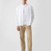 Pantalones caqui modernos de corte relajado Pantalones caqui modernos de corte relajado