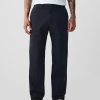 Pantalones caqui modernos de corte relajado Pantalones caqui modernos de corte relajado