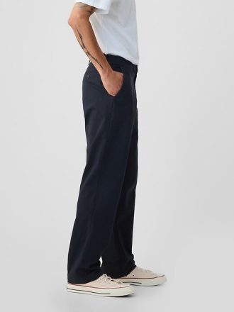 Pantalones caqui modernos de corte relajado