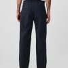Pantalones caqui modernos de corte relajado Pantalones caqui modernos de corte relajado