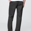 Pantalones caqui modernos de corte relajado Pantalones caqui modernos de corte relajado