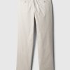 Pantalones caqui modernos de corte relajado Pantalones caqui modernos de corte relajado