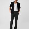 Pantalones caqui rectos modernos Pantalones caqui rectos modernos