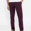 Pantalones caqui rectos modernos