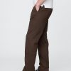 Pantalones caqui rectos modernos