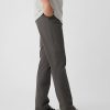 Pantalones caqui rectos modernos Pantalones caqui rectos modernos