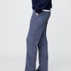 Pantalones caqui rectos modernos Pantalones caqui rectos modernos