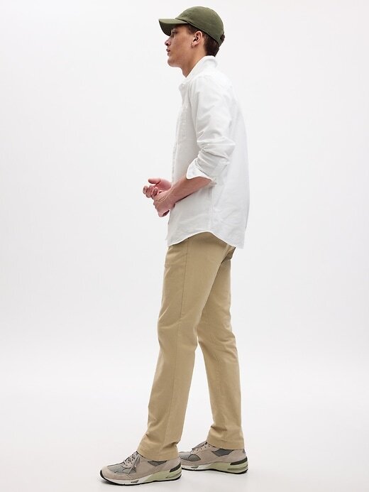 Pantalones caqui rectos modernos Pantalones caqui rectos modernos