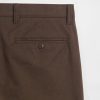 Pantalones caqui rectos modernos