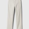 Pantalones caqui rectos modernos