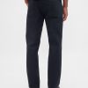 Pantalones caqui rectos y relajados