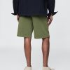 Pantalones cortos caqui plisados Pantalones cortos caqui plisados