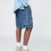 Pantalones cortos cargo holgados de mezclilla de 11″