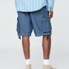 Pantalones cortos cargo holgados de mezclilla de 11″