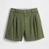 Pantalones cortos plisados de sarga de tiro medio de 6″ Pantalones cortos plisados de sarga de tiro medio de 6″