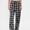Pantalones de pijama de franela con calaveras para adultos de Gap × Disney Tim Burton’s Pesadilla antes de Navidad Pantalones de pijama de franela con calaveras para adultos de Gap × Disney Tim Burton’s Pesadilla antes de Navidad
