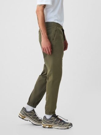Pantalones deportivos ajustados de lona