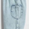 Pantalones deportivos de mezclilla con bolsillo de osito de bebé