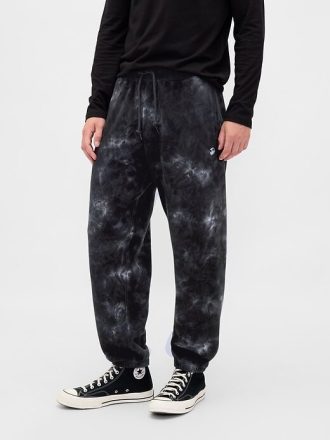 Pantalones deportivos holgados de peso pesado con calaveras de Gap × Disney de Pesadilla antes de Navidad de Tim Burton
