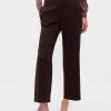Pantalones tobilleros rectos de sarga y tiro alto Pantalones tobilleros rectos de sarga y tiro alto