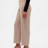 Pantalones tobilleros rectos de sarga y tiro alto Pantalones tobilleros rectos de sarga y tiro alto
