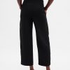 Pantalones tobilleros rectos de sarga y tiro alto Pantalones tobilleros rectos de sarga y tiro alto