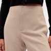 Pantalones tobilleros rectos de sarga y tiro alto Pantalones tobilleros rectos de sarga y tiro alto