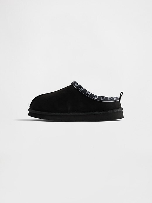 Pantuflas de ante vegano para niños con logotipo y forro de sherpa Pantuflas de ante vegano para niños con logotipo y forro de sherpa