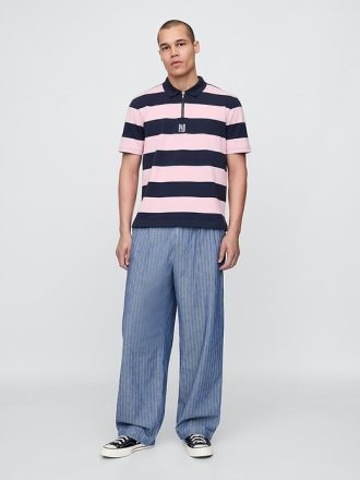 Polo a rayas con el logotipo de Gap × Malbon