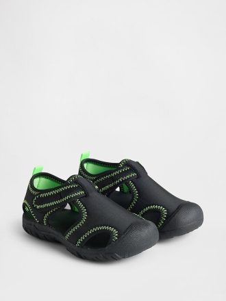 Sandalias de agua para niños pequeños
