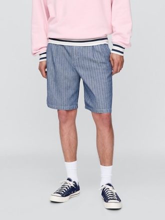Shorts holgados plisados  de 9.5″ de Gap × Malbon