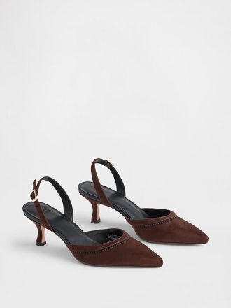 Tacones de gatito con tira trasera