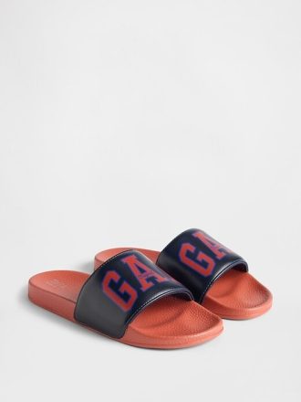 Toboganes de piscina con el logotipo de Kids Gap
