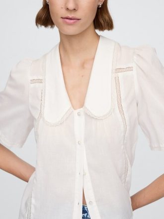 Top con cuello de encaje y mangas abullonadas