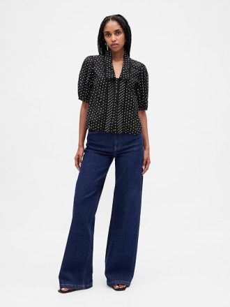 Top con cuello y mangas abullonadas