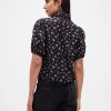 Top con cuello y mangas abullonadas Top con cuello y mangas abullonadas