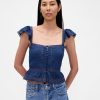 Top corto con peplum de gasa y volantes de encaje Top corto con peplum de gasa y volantes de encaje