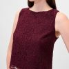 Top corto de encaje con cuello barco Top corto de encaje con cuello barco