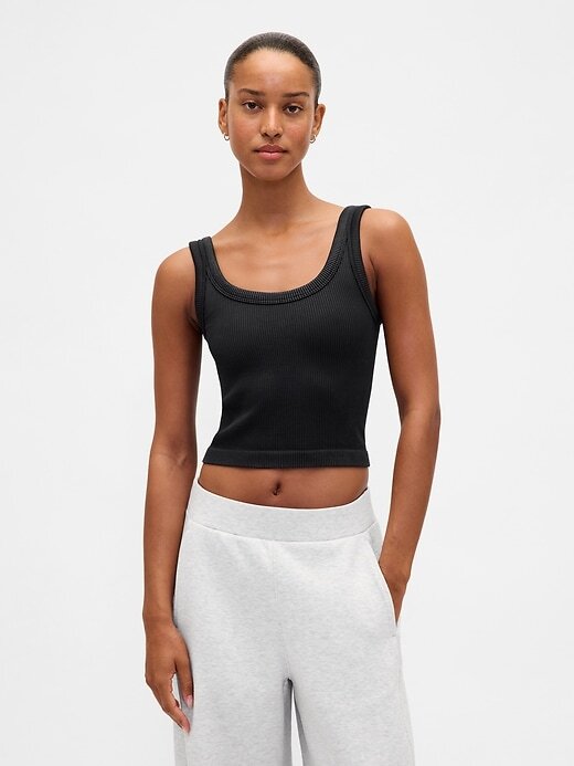Top corto sin mangas de canalé sin costuras GapFit Top corto sin mangas de canalé sin costuras GapFit