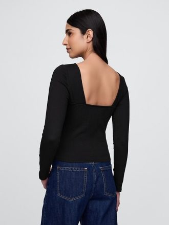 Top de cuello barco con espalda abierta
