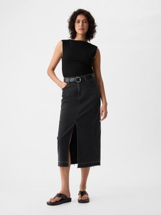 Top moderno de cuello barco