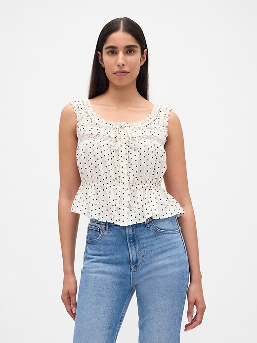 Top peplum con ribete de encaje Top peplum con ribete de encaje