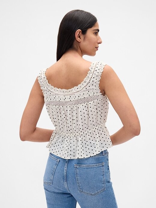 Top peplum con ribete de encaje Top peplum con ribete de encaje