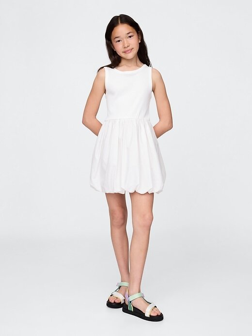 Vestido de burbujas para niños con técnica mixta Vestido de burbujas para niños con técnica mixta