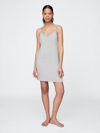 Vestido de pijama con ribete de encaje modal